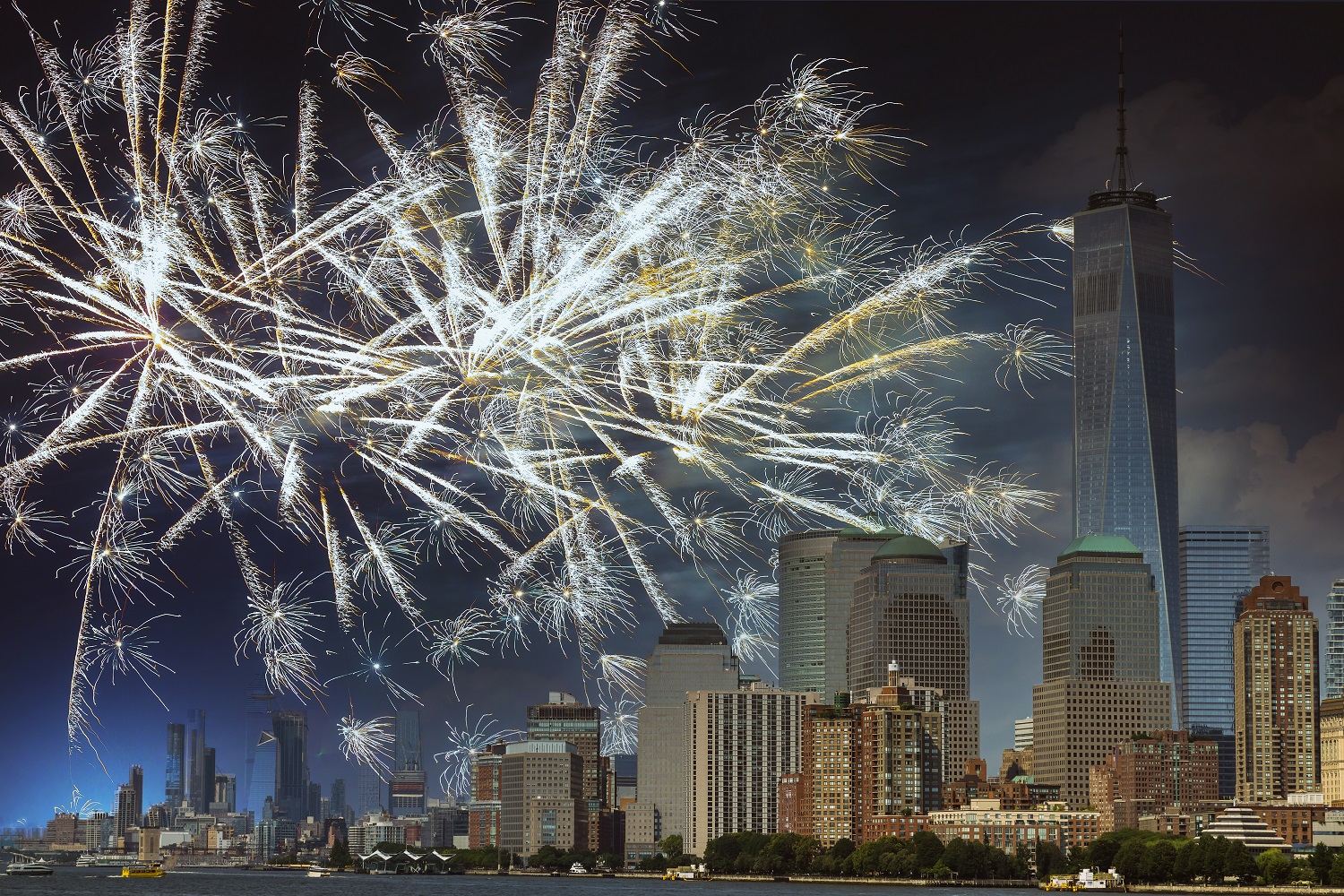 fireworks-over-manhattan