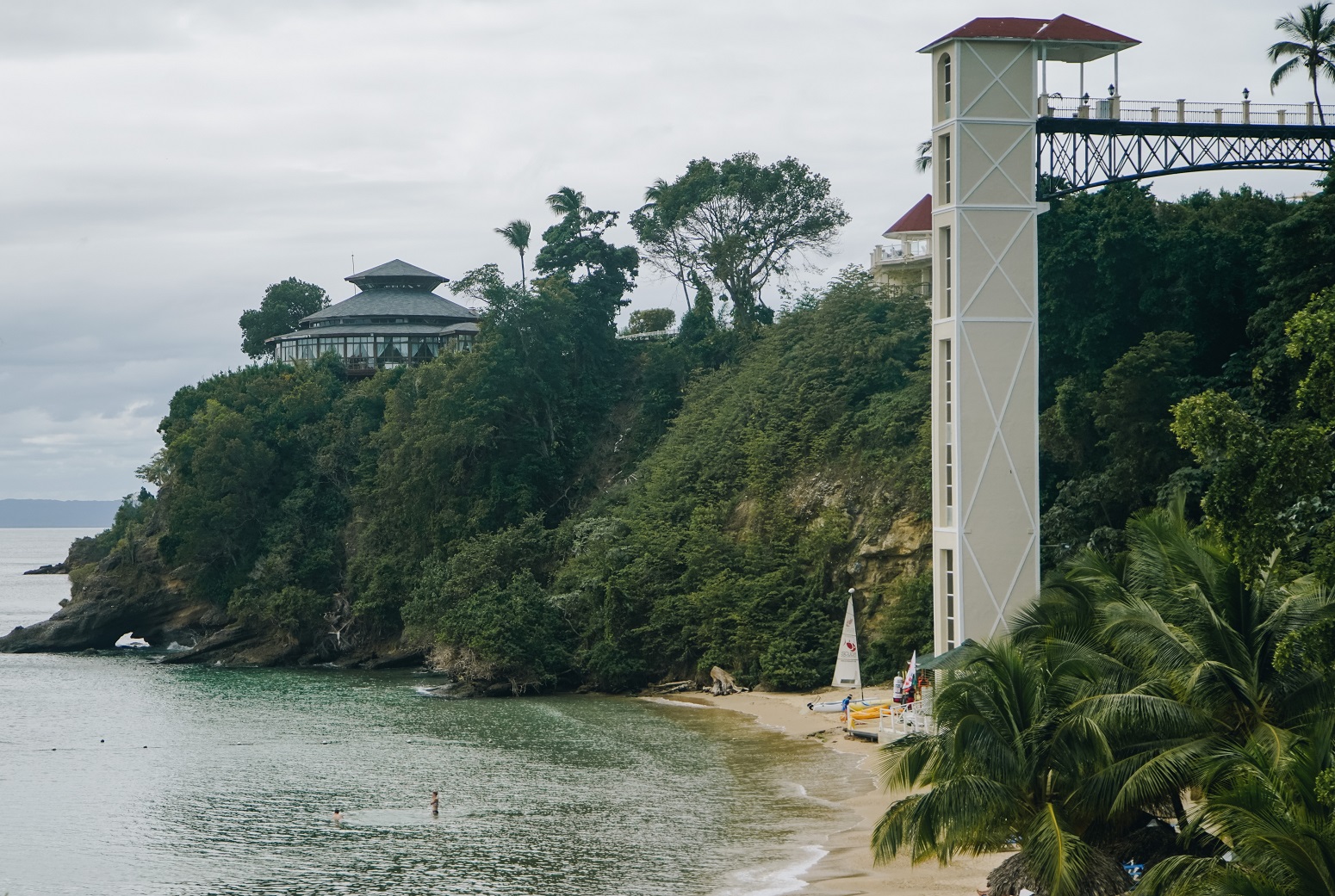 hotel familias samana