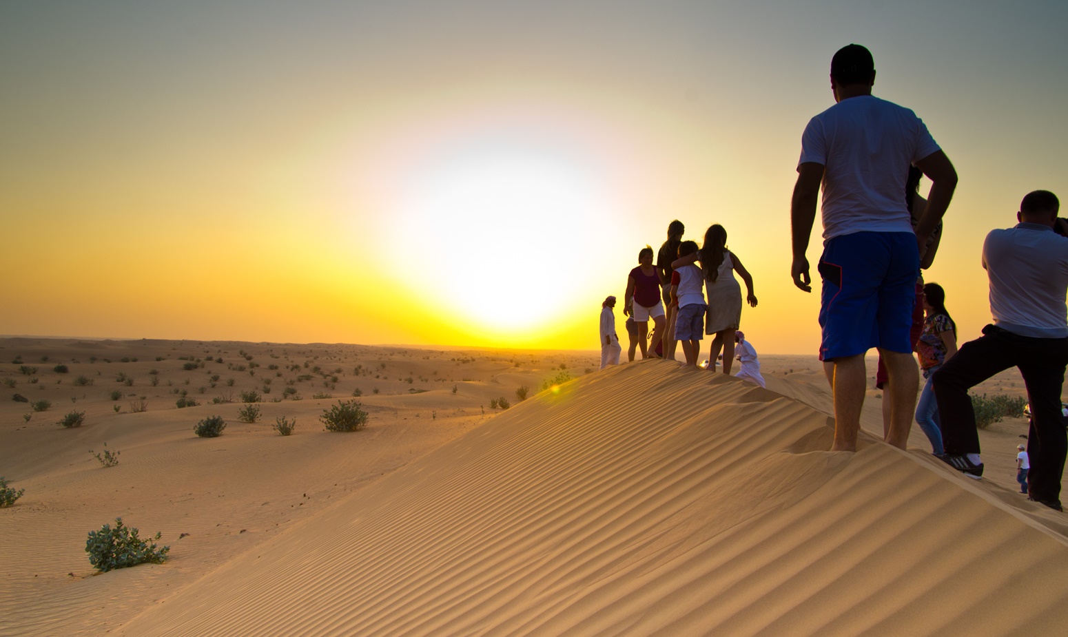 puesta de sol en el desierto