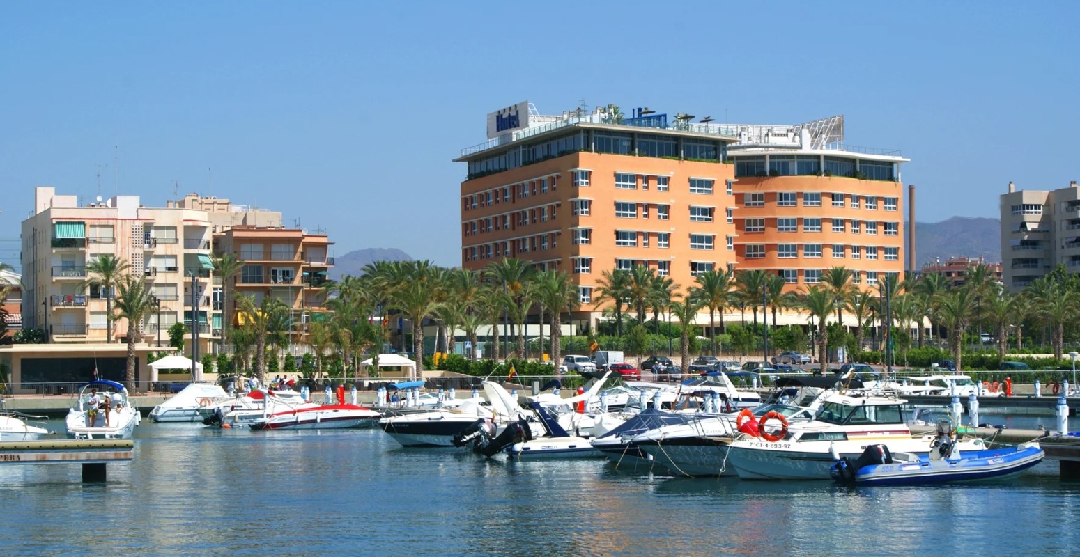 el hotel de vacaciones en familia en aguilas