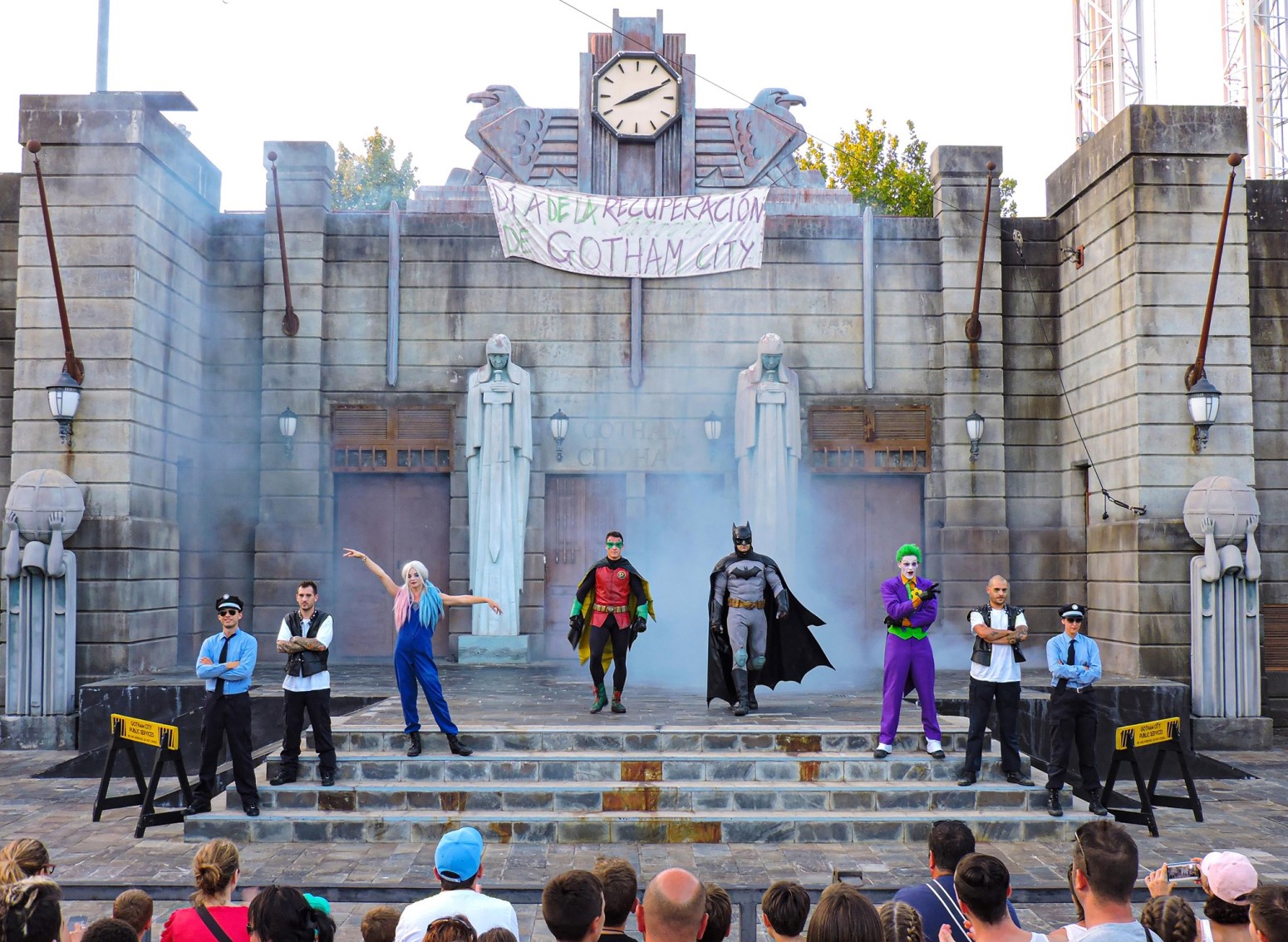 escapada familiar parque warner madrid