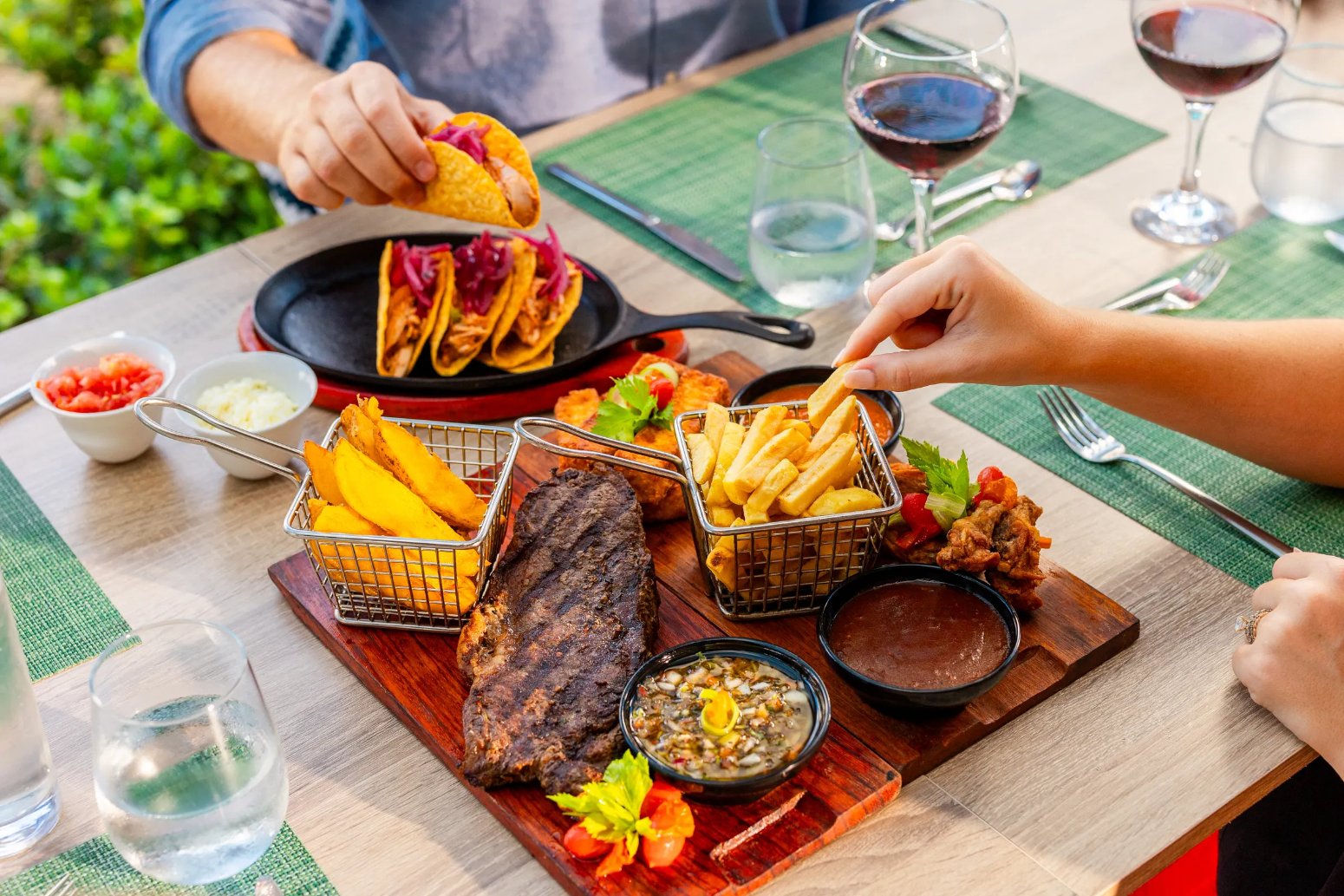 familia restaurante sunscape coco